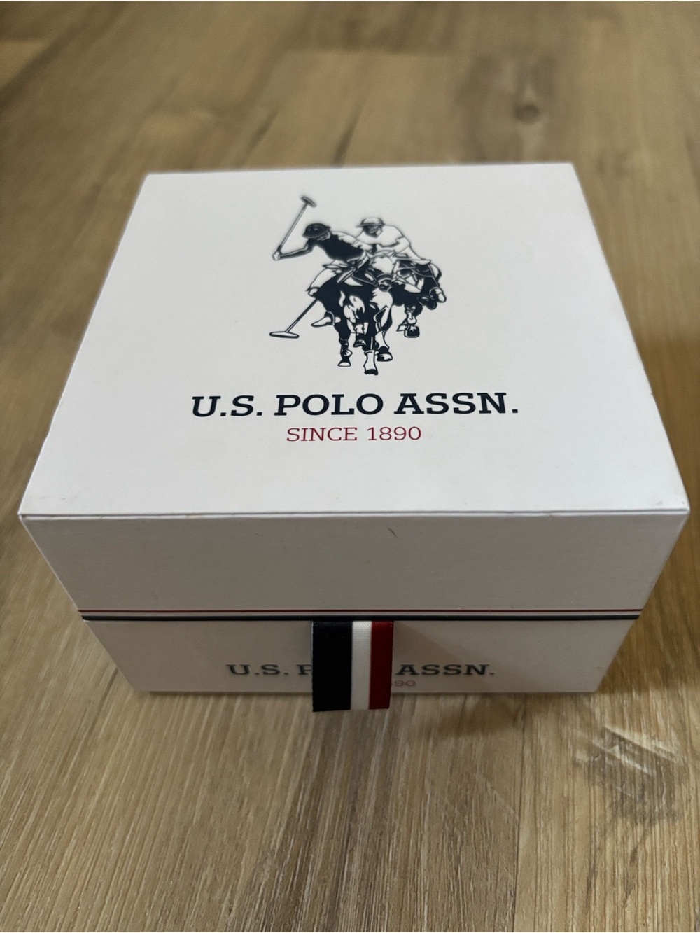 U.S. Polo Assn. Women's Black Dial Watch w/ Silver-Tone Bracelet Set. New in box - Picture 4 of 5